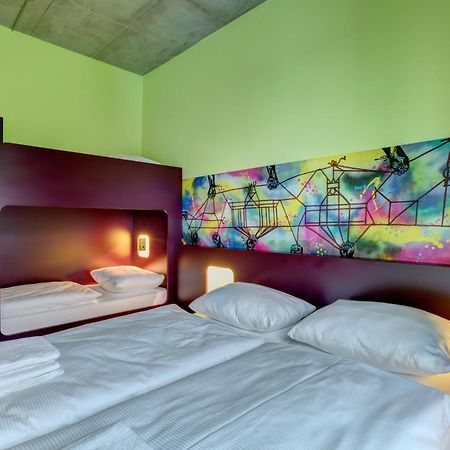 Meininger Hotel Berlin East Side Gallery Екстериор снимка
