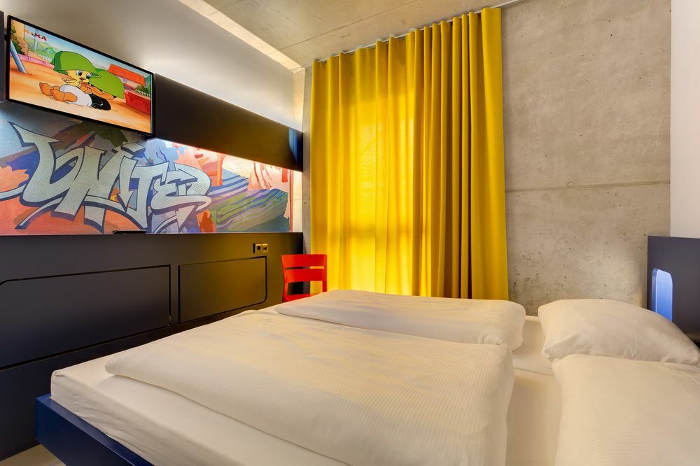 Meininger Hotel Berlin East Side Gallery Екстериор снимка